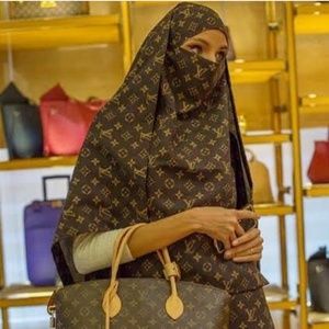 Meet your Posher, Gee